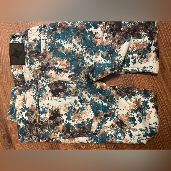 Floral skinny pants, not very elastic, never used - Picture 2 of 4